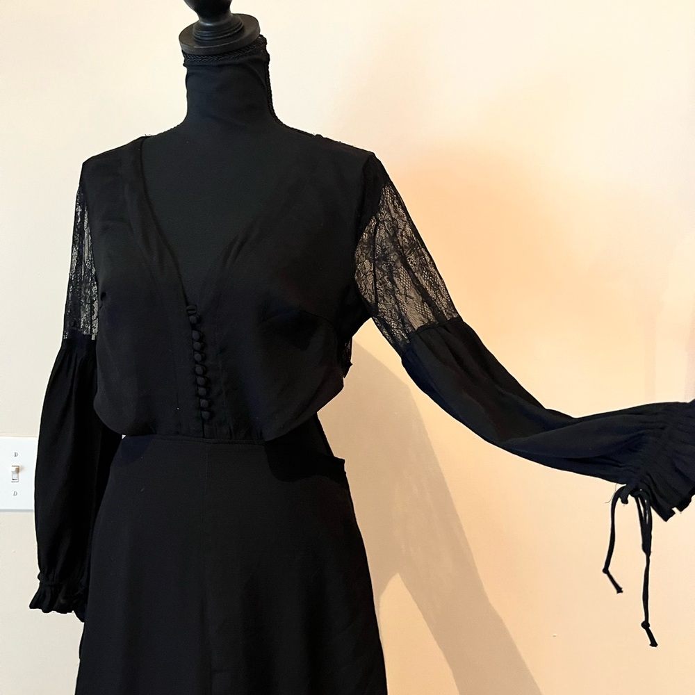 Witchy Boho Black Lace Sleeve Dress